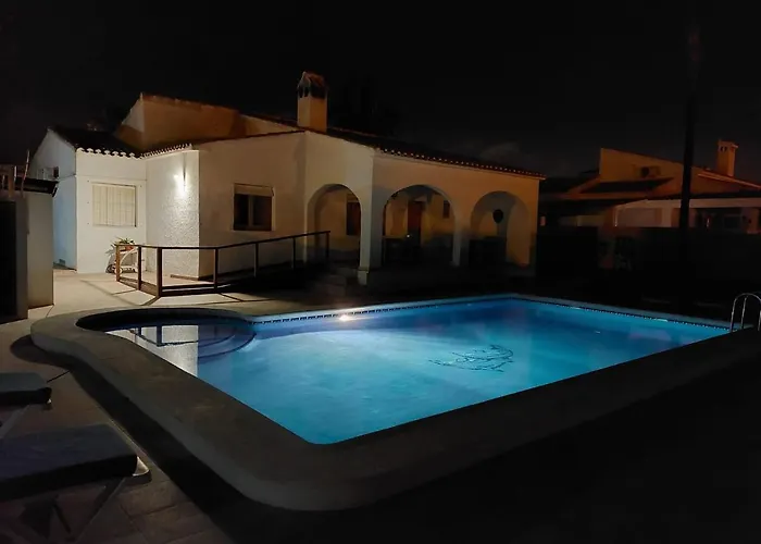 Zenia Hostel