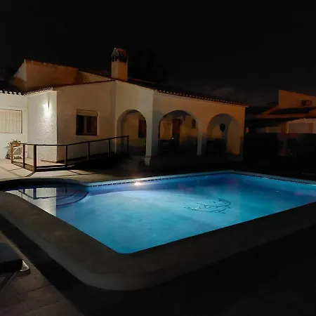 Zenia Hostel